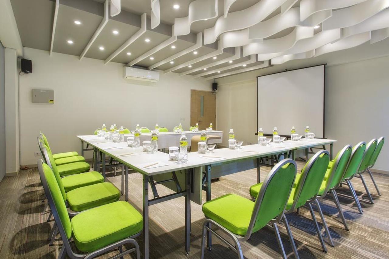 Maxonehotels At Bukit Jimbaran Exterior foto